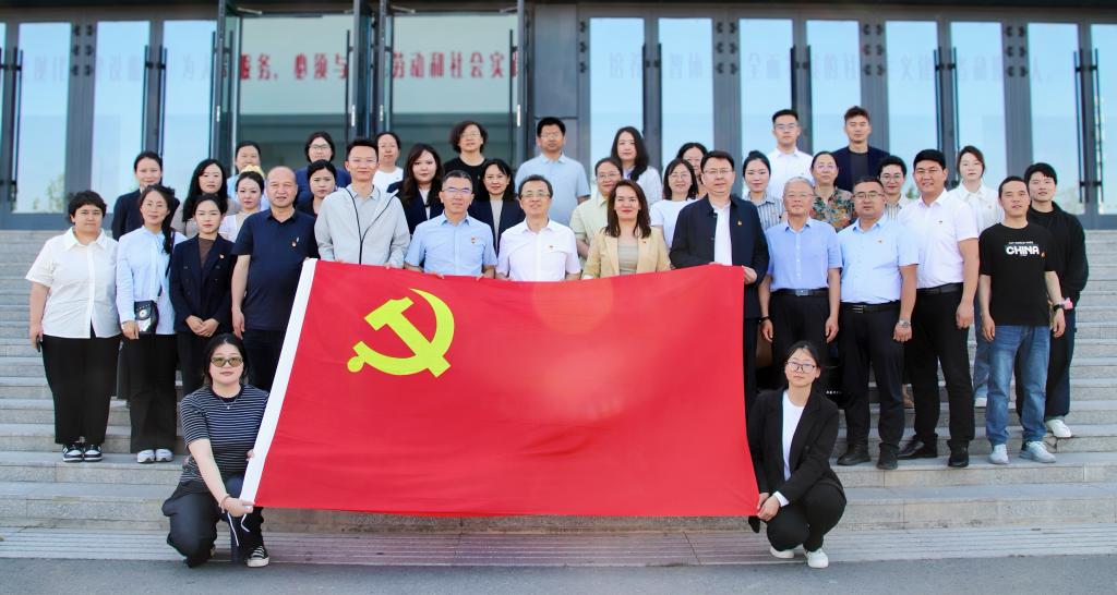 强化师德师风建设